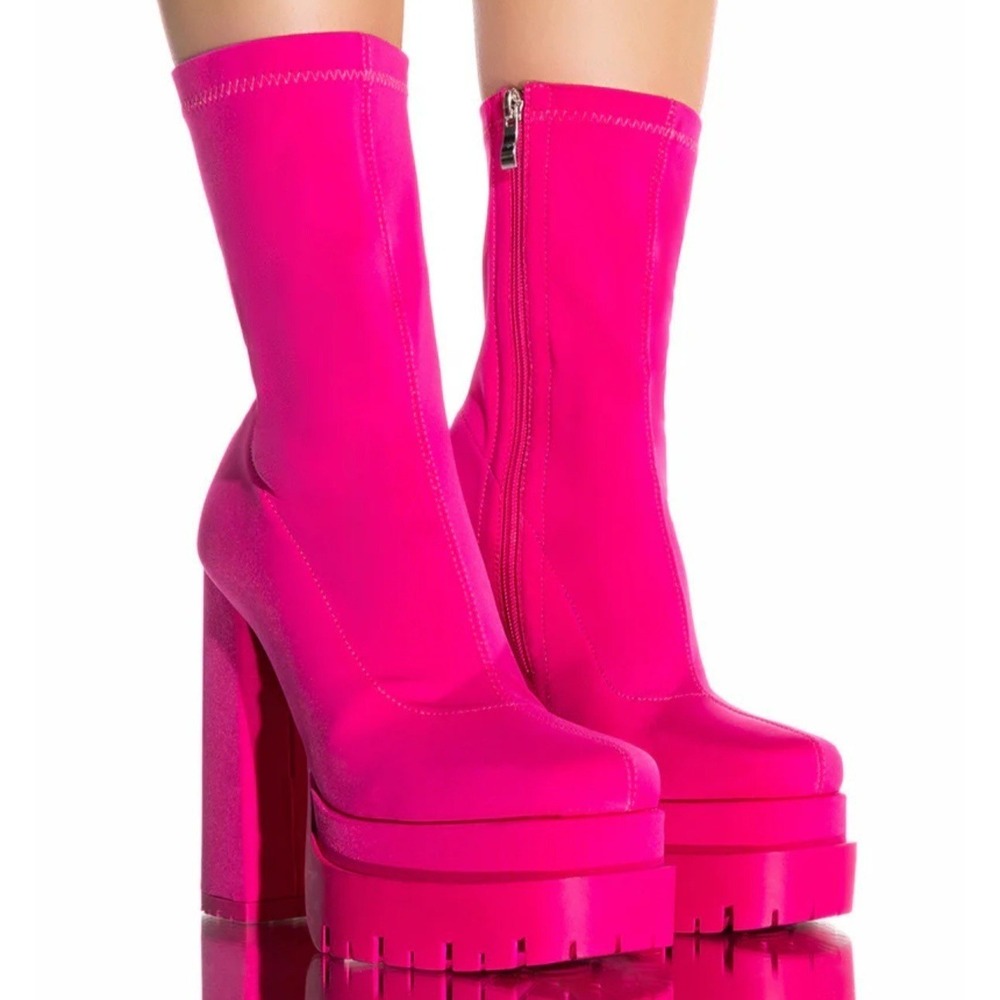 Azalea Wang Pink Icing Monochrome Platform Ankle Boots NIB 7.5 Bootie Barbiecore